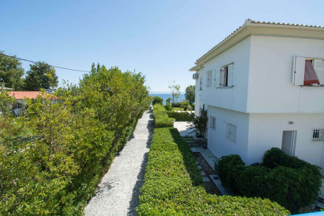 Romantic Seafront Studio - Dream Garden Platanidia Exterior photo